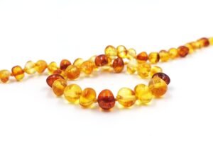 Amber necklace for kids 3lemon/cognac