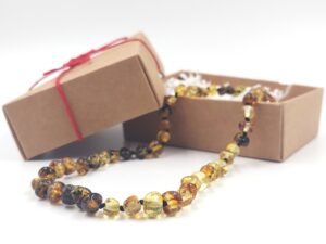 Gintariniai karoliai vaikams "Šviesiai žalia"