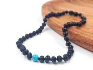 Juodo gintaro karoliai su turkio akmenuku